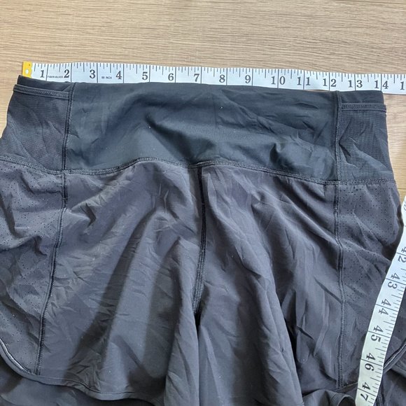 Lululemon Real Quick Short Perforated 3.5" size 6 - Picture 10 of 11